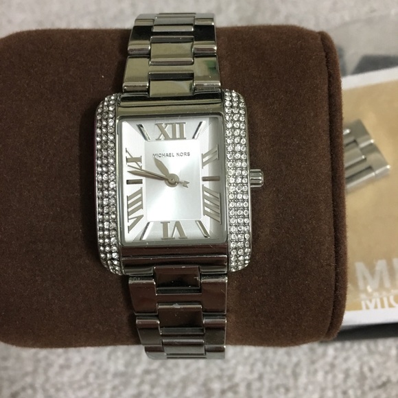 Michael Kors Watch - Picture 2 of 4